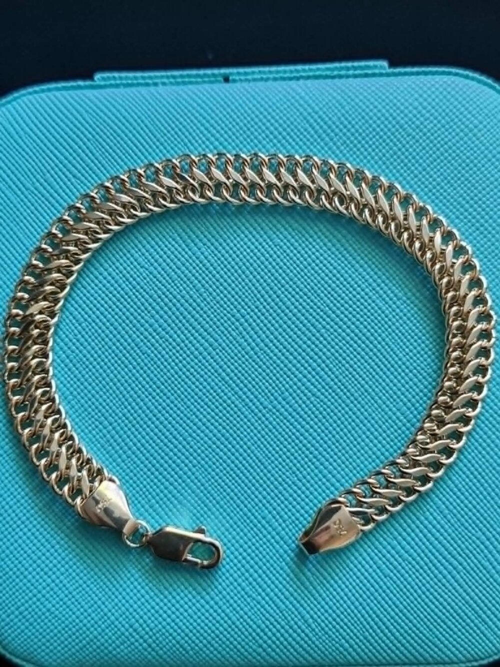 Double Knot Design 18k Gold Bracelet
